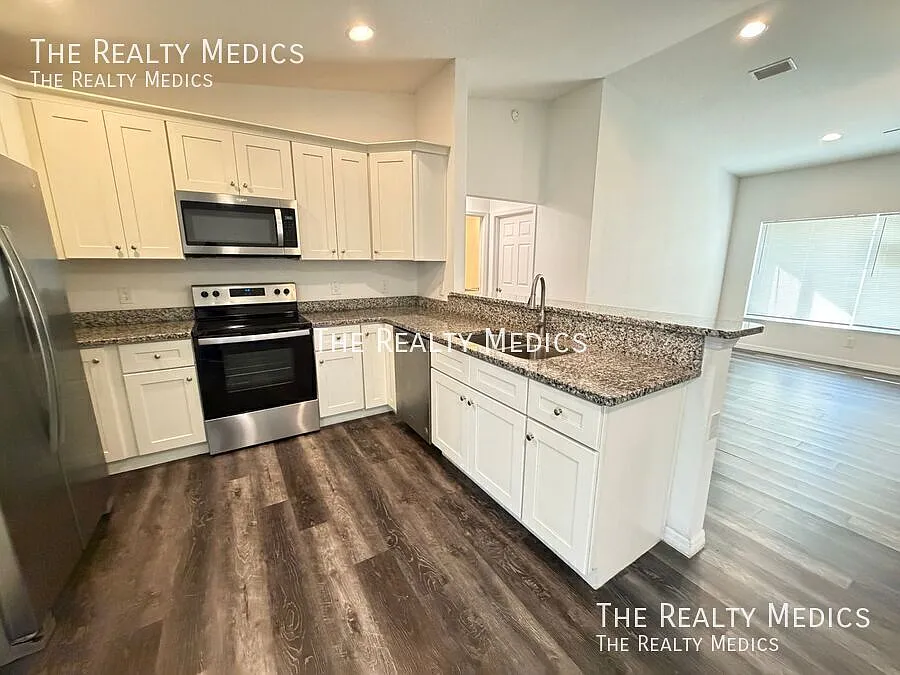 !Price Drop! Gorgeous 3 Bedroom, 2 Bathroom Home In Ocala!! — Photo 3