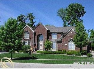 54327 Flamingo Dr, Shelby Township, MI