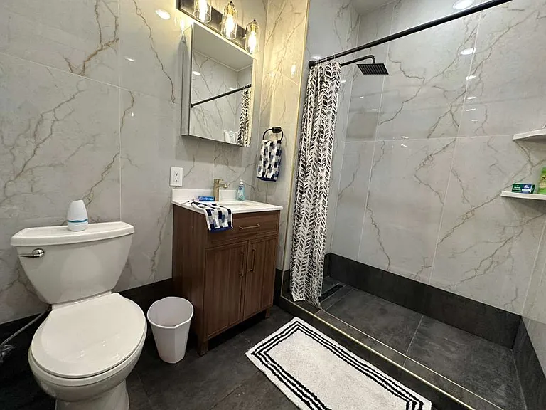 90 N Swan St #302 — Photo 10
