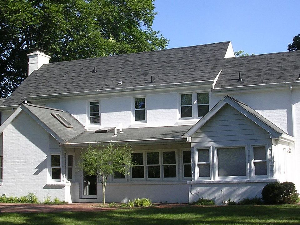 2nd image of 2625 Fair Oaks Ln