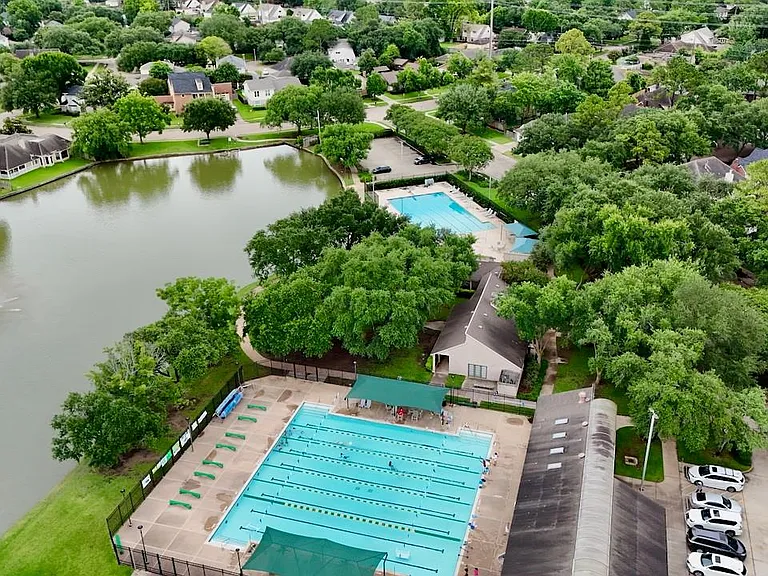 2711 Colony Dr — Photo 26
