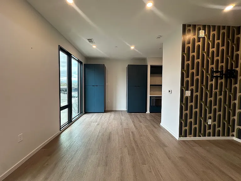 500 Merritt Ave #210 — Photo 16