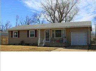 913 Fairfield Ave, Newton, KS 67114