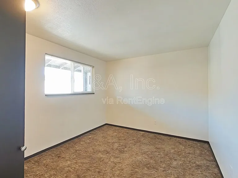 1969 NW Grant Ave #3 — Photo 7