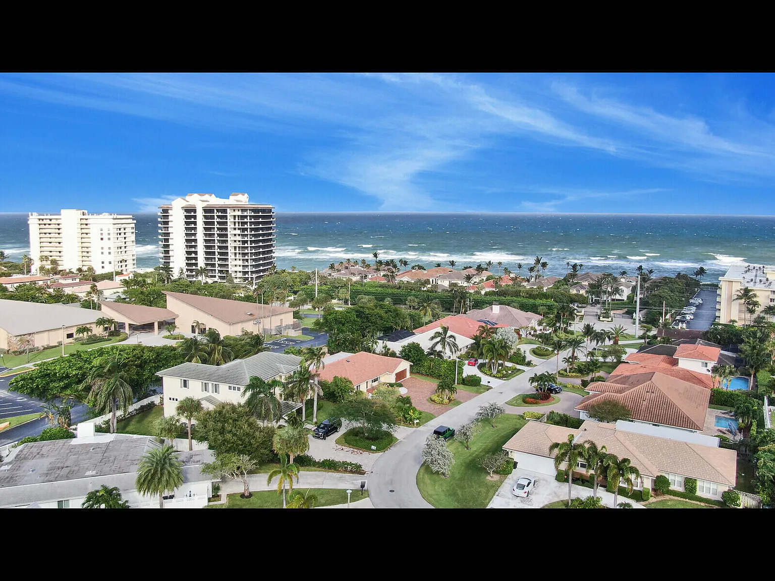 3 bed, 3.0 bath, 2618 sqft, $9,500 — Photo 2