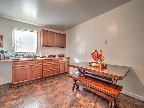 5th image of 776 Highland Ave