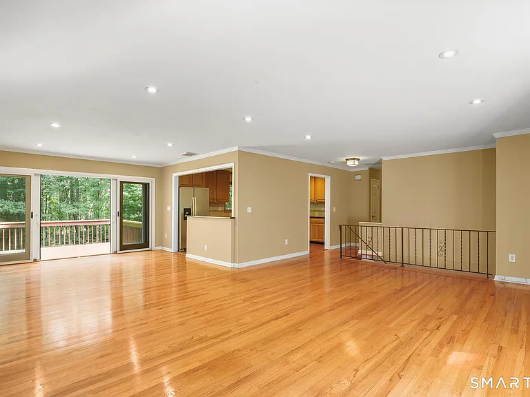 122 Deforest Rd — Photo 18