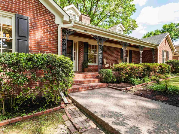 480 Colonial Rd, Memphis, TN 38117