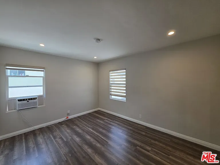 2012 S Holt Ave #2014 — Photo 25