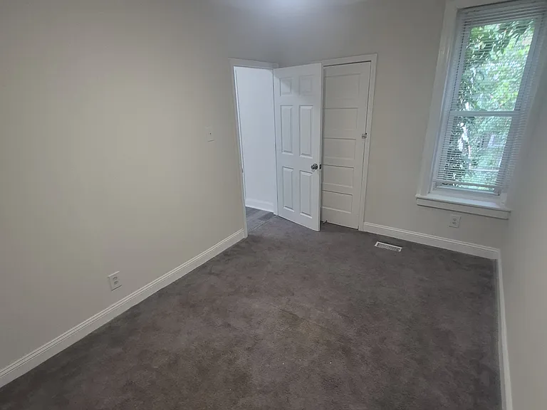 6010 N Lambert St — Photo 16