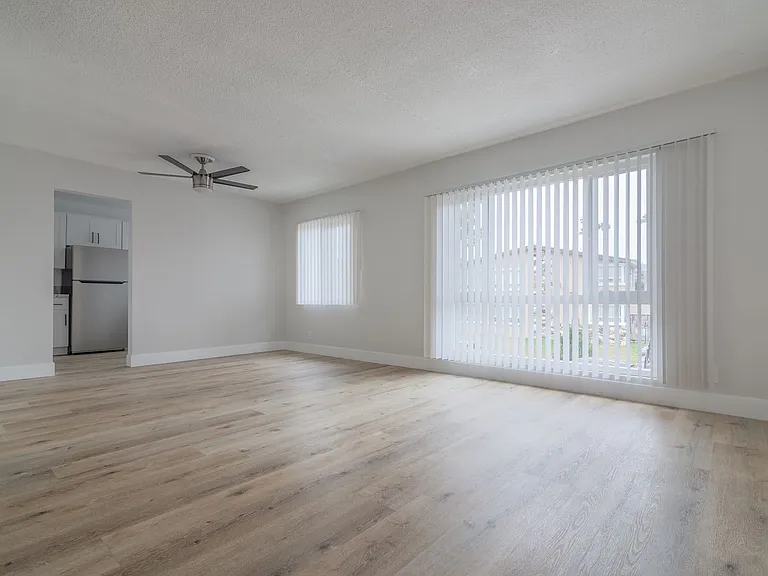 3940 Nicolet Ave — Photo 10