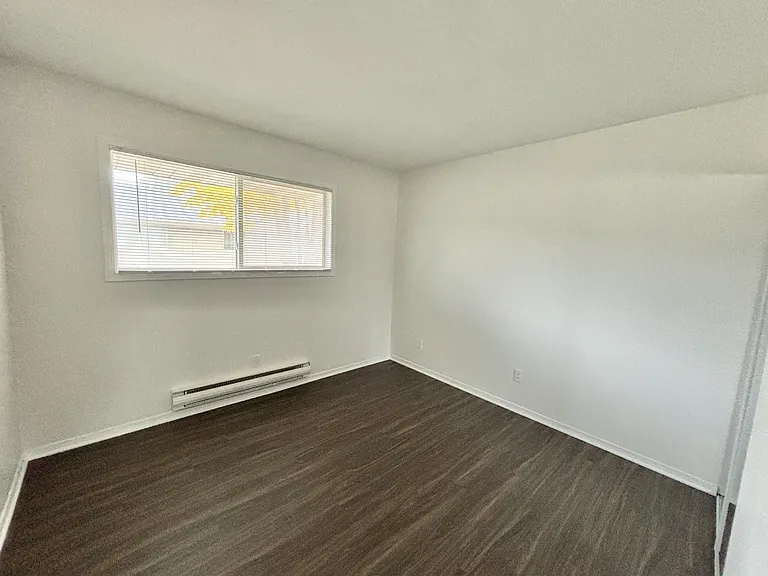 Sundale Townhomes — Photo 40