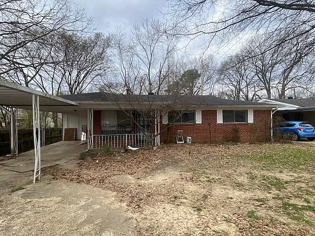 1105 Dora St — Photo 2