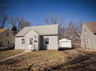 406 W 11th St, Morris, MN 56267