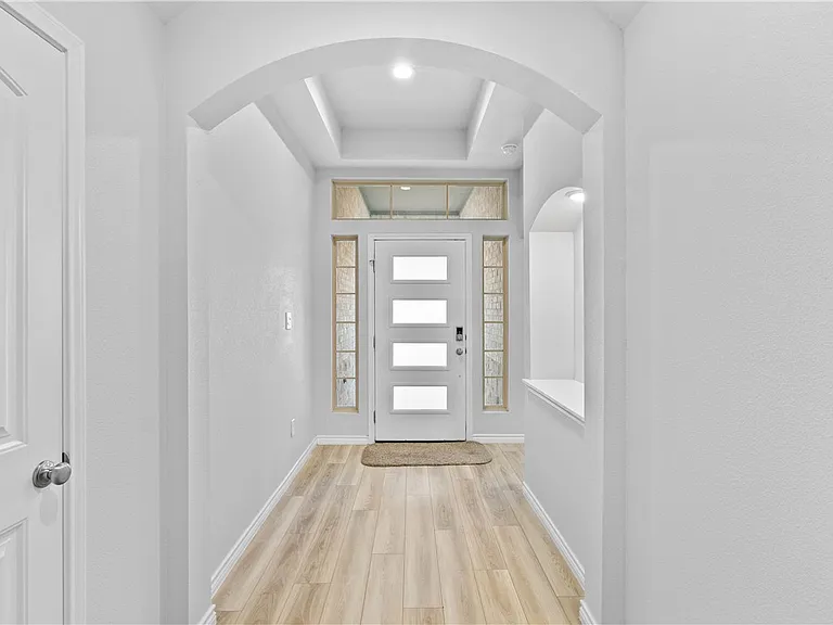 7602 Stampede Dr — Photo 3