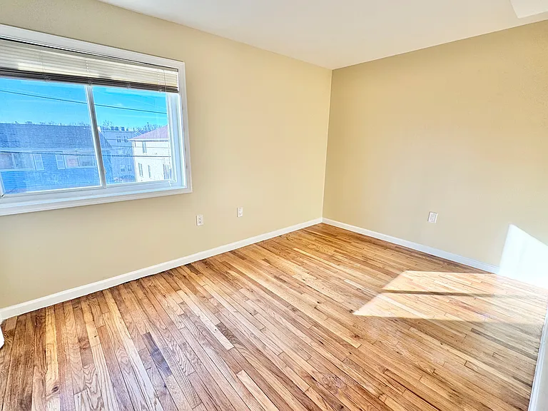5210 E St SE #5 — Photo 15