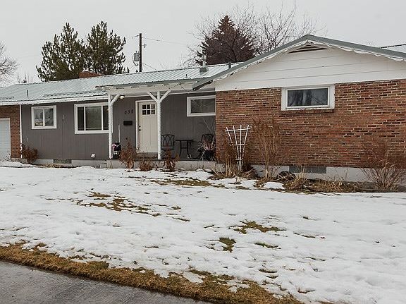 3rd image of 238 Evergreen Dr