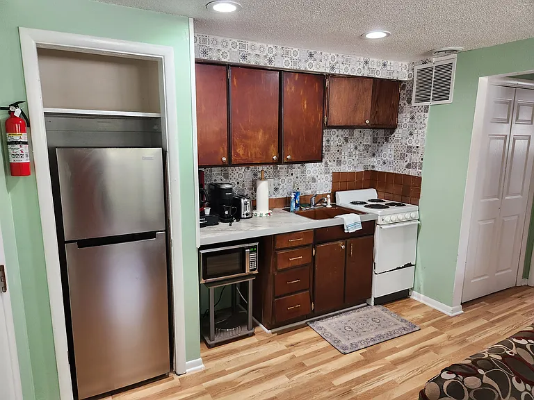 419 E State St #3 — Photo 16