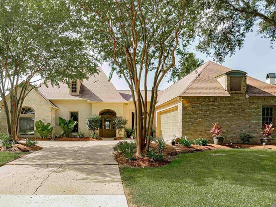 40204 Pelican Point Pkwy, Gonzales, LA 70737