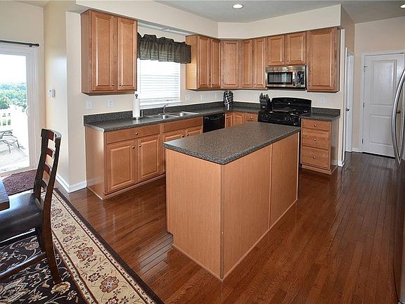 3rd image of 2306 Wheatland Cir