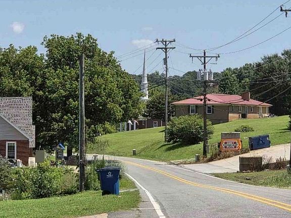 Exterior Neighborhood (street photo)