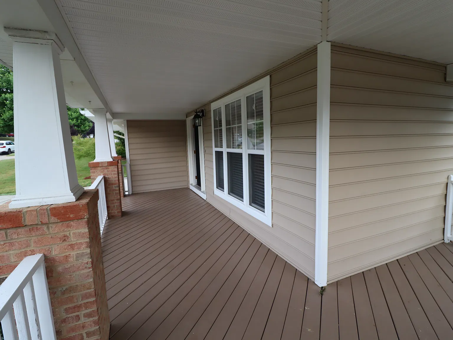 Gorgeous 4 Bedroom Holly Springs Home Available Immediately — Photo 4