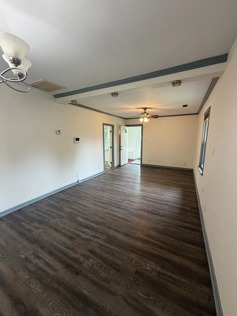 Charming Updated Bungalow with Enclosed Front Porch Move-In Ready — Photo 3