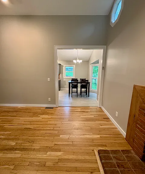 411 Patrick Henry Dr — Photo 4