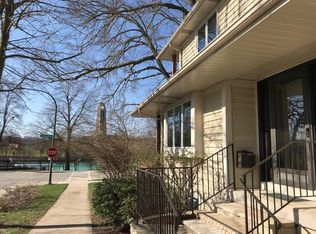 219 S Ewing St, Naperville, IL 60540