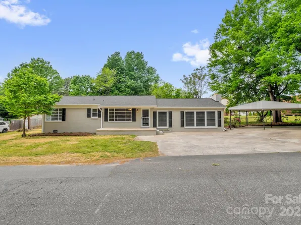 105 Baldwin Ave, Kannapolis, NC 28083