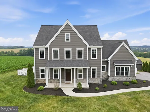318 W Forrest Ave, Glen Rock, PA 17327