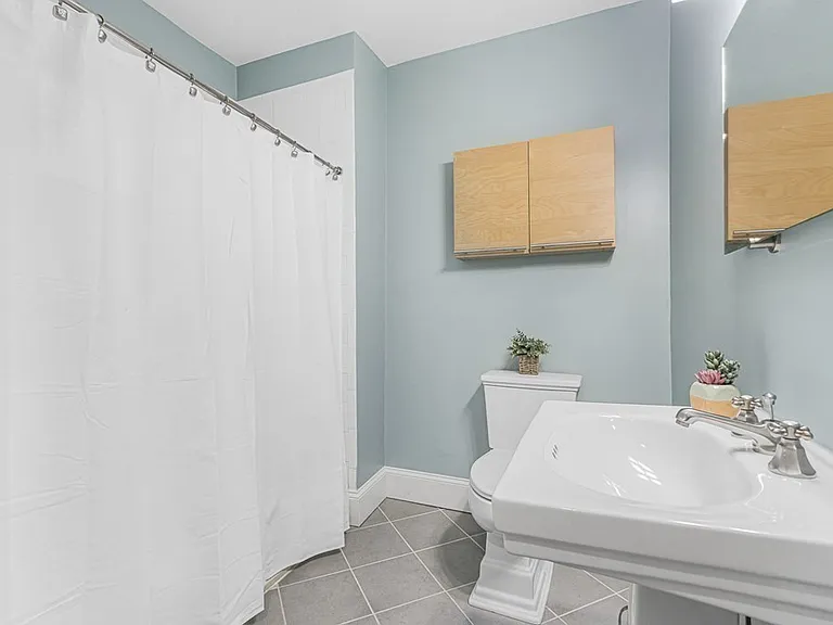 249 Willow Ave #1 — Photo 7