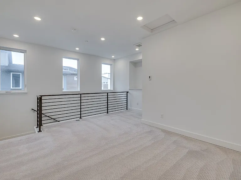 23115 NE 8th St — Photo 18
