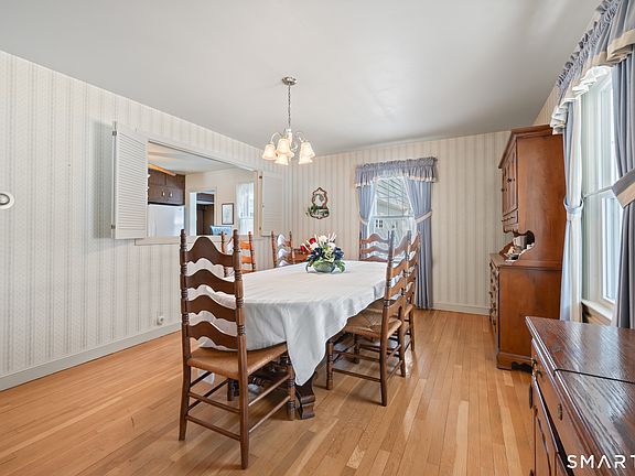 5th image of 49 Dewberry Road