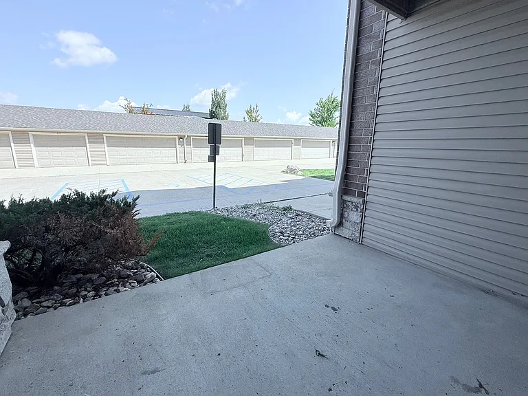 Old Orchard Apartments — Photo 11