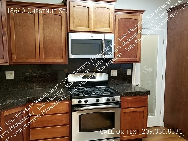 18640 Chestnut St — Photo 27