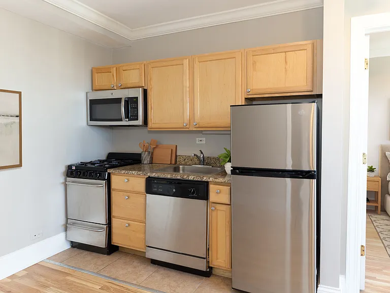 443 Wrightwood — Photo 18