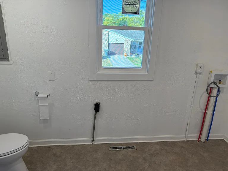 822 N Turner St — Photo 15