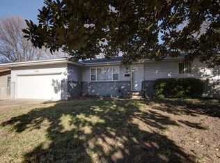 1451 E Wayland St, Springfield, MO 65804