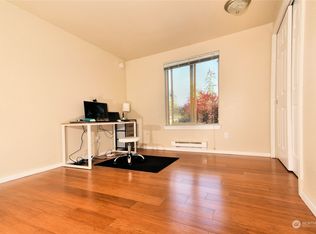 20120 66th Pl W #E-3, Lynnwood, WA 98036
