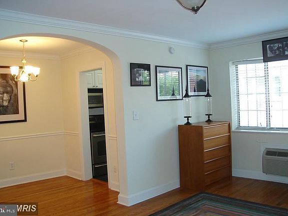 3rd image of 820B S Washington St #227