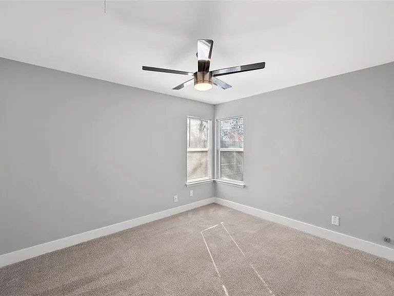 1305 Glenwood Dr — Photo 14