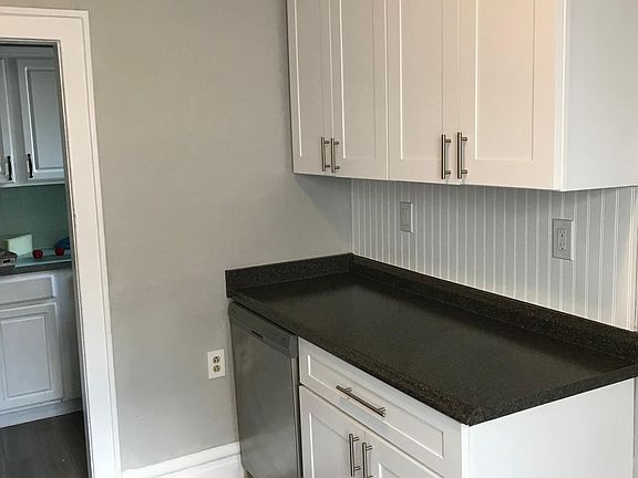 Kitchen - 42" Tall Soft Close Cabinetry