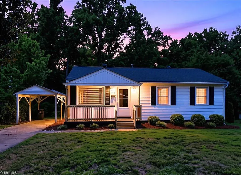 3 bed, 876 sqft, $1,400 — Photo 1
