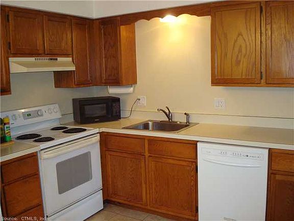 2nd image of 6 Concord Dr