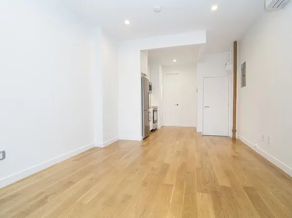 137 Thompson Street image 4 of 8