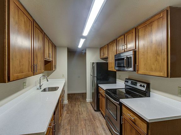 2nd image of 3025 NE 137th St APT 303A