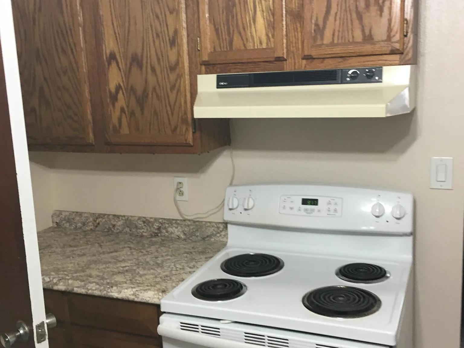 3 bed, 971 sqft, $2,095 — Photo 2