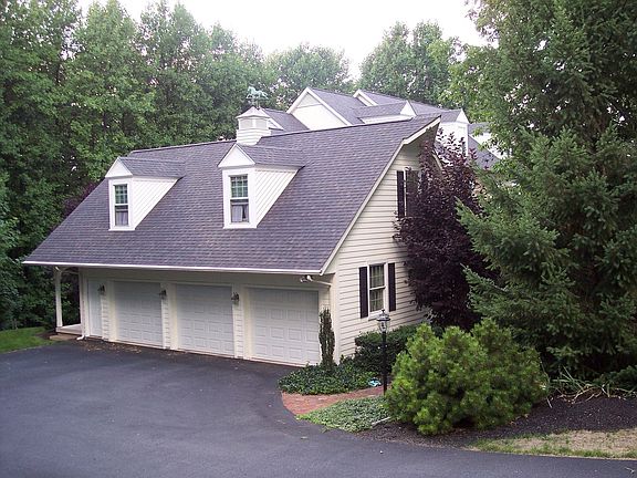 3rd image of 1504 Bette Ln
