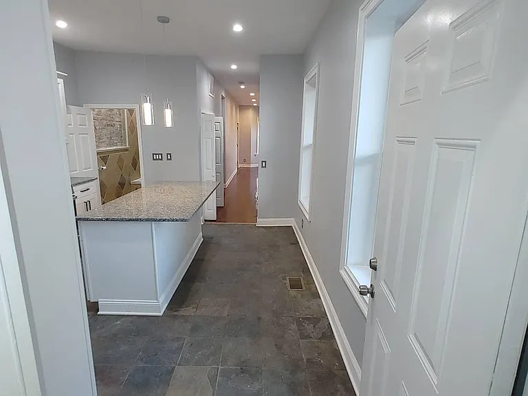 49 Clifford St #1 — Photo 2